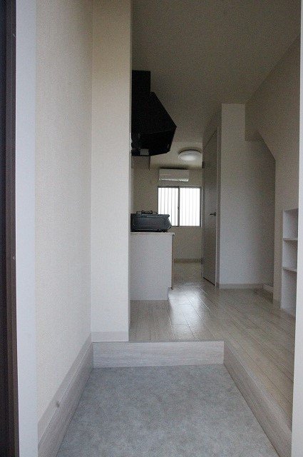 玄関　同物件、別号室のものです。