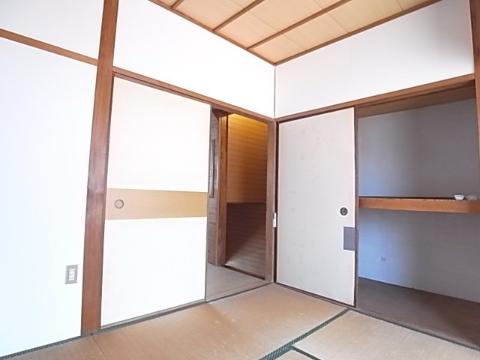 居室・リビング　室内