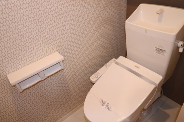 トイレ　写真は別号室