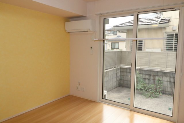 居室・リビング　写真は別号室