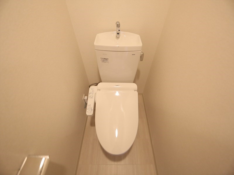 トイレ　温水洗浄暖房便座付トイレ