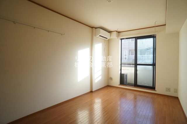 居室・リビング　南に面した洋室は採光・通風に優れた心地よい空間です！