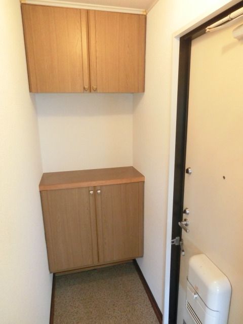 玄関　※別部屋参考写真