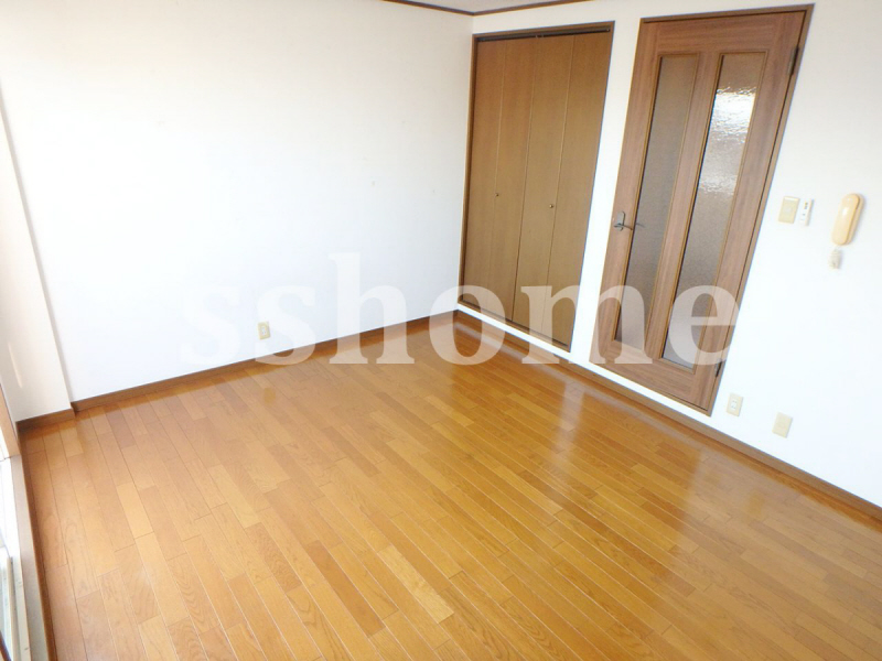 居室・リビング　南向きのお部屋です☆