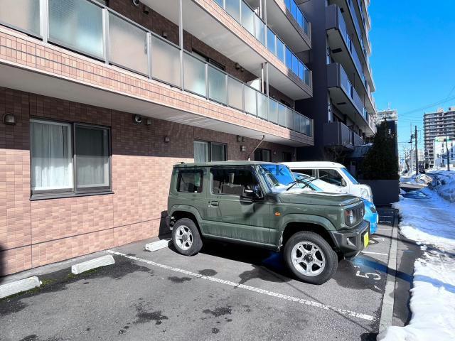 駐車場　駐車場