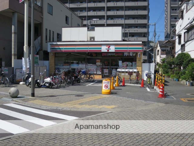 コンビニ　セブンイレブン（コンビニ）まで595m