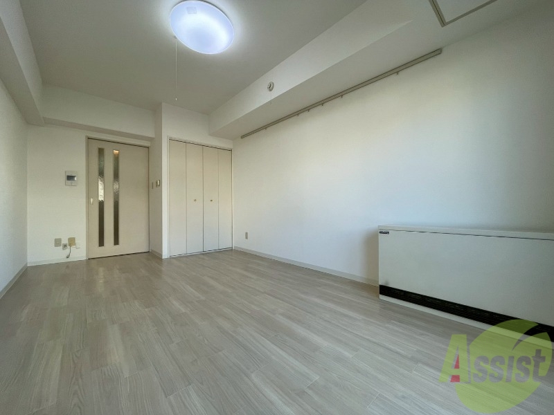 その他部屋・スペース　別の角度から洋室を撮影しました。落ち着きのある空間です。