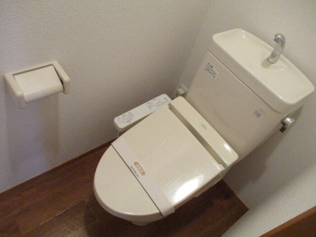 トイレ　温水洗浄暖房便座