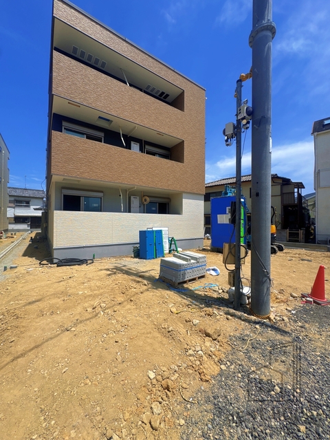 駐車場　外観（建設中）