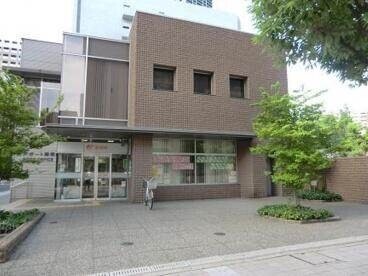 郵便局　神戸ポート郵便局（郵便局）まで706m