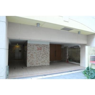 エントランス　ゆとりのあるエントランスです