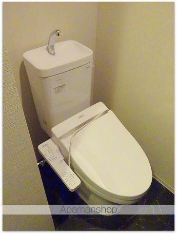 地下鉄御堂筋線 本町駅 徒歩15分 15階建 築11年のトイレ写真