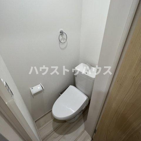日暮里・舎人ライナー 扇大橋駅 徒歩15分 3階建 築4年のトイレ写真