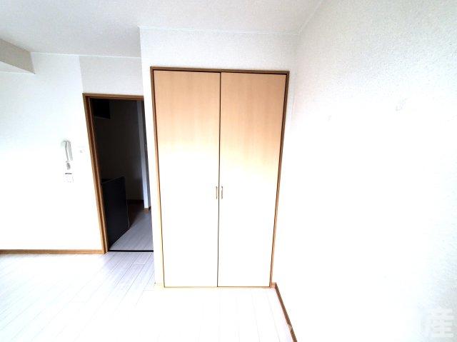 クリスタルハイツIの内装写真