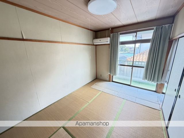 コーポはとの居間写真