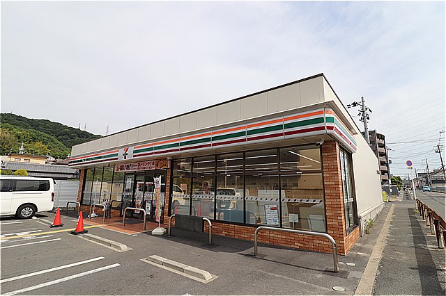 コンビニ　セブンイレブン大東野崎3丁目店（コンビニ）まで160m