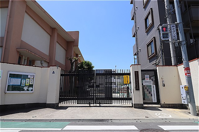 小学校　大東市立住道北小学校（小学校）まで572m