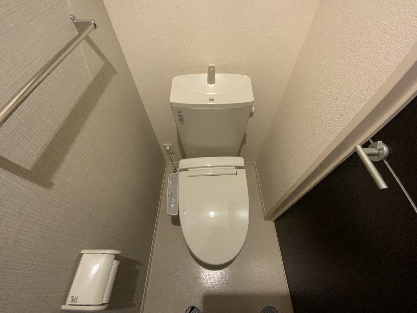 トイレ　参考写真　温水洗浄便座