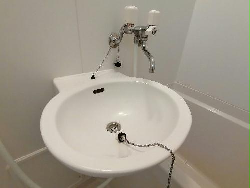洗面設備　お風呂に洗面台あり。