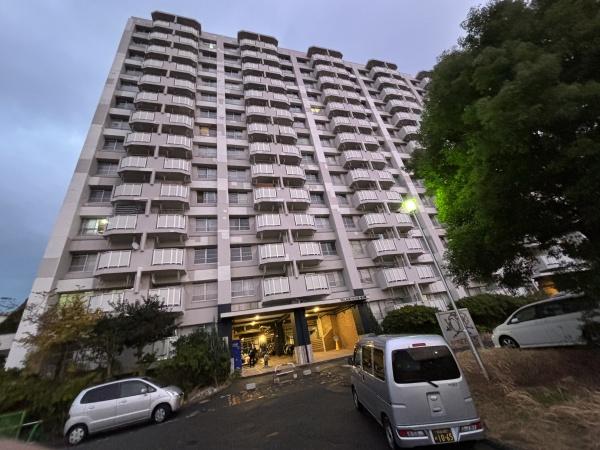 堺市南区桃山台のマンションの建物外観