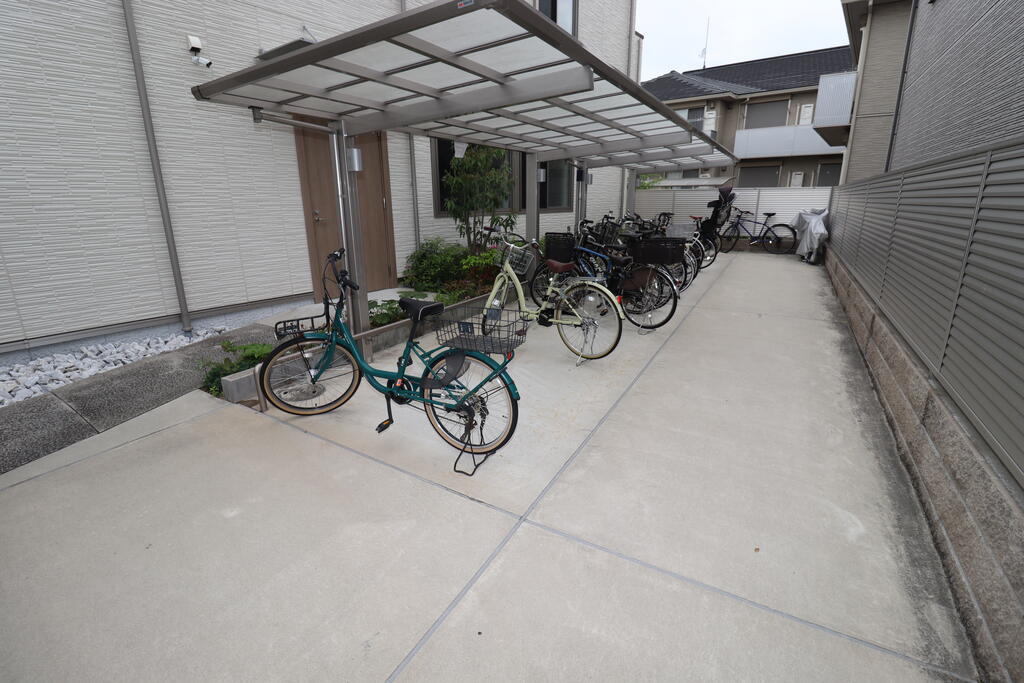 その他共有部分　駐輪場を撮影
