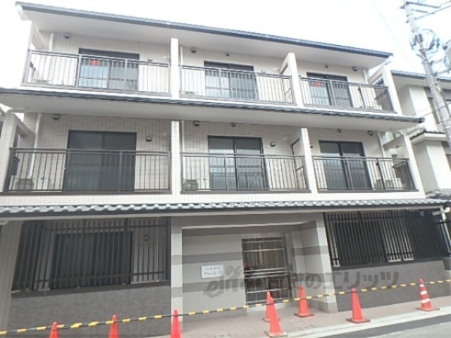 京都市中京区薬屋町のマンションの建物外観