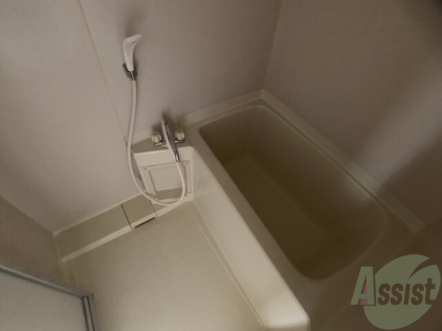 バス・シャワールーム　疲れた日は湯船に浸かって疲れをとってください。