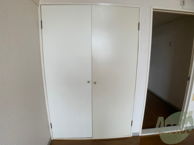 収納　大きな収納がありました。中の様子が気になりますね