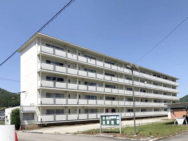 【ビレッジハウス山南1号棟の建物外観】