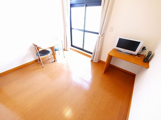 居室・リビング　使いやすい居間です