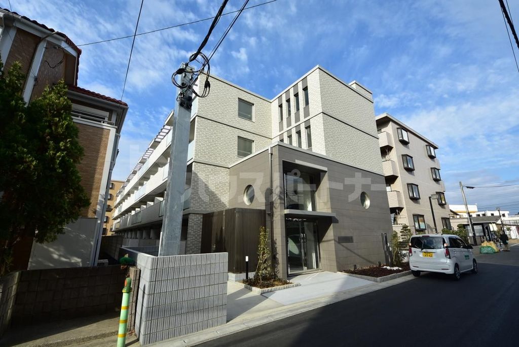 船橋市海神町南のマンションの建物外観