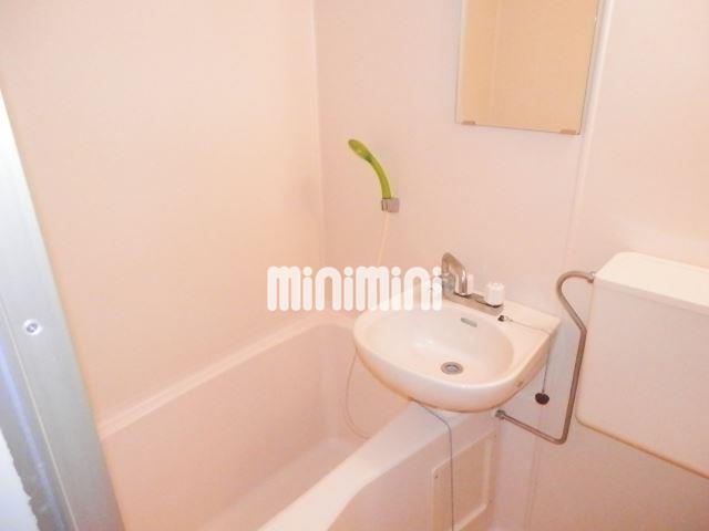 バス・シャワールーム　洗面もあります