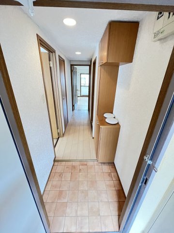 玄関　収納もある玄関です