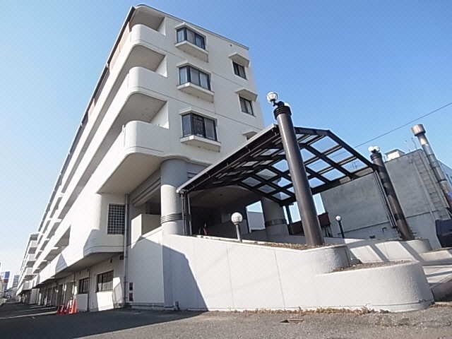 大和高田市礒野新町のマンションの建物外観