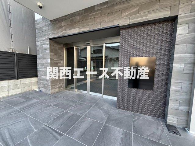 【東大阪市足代北のマンションのエントランス】