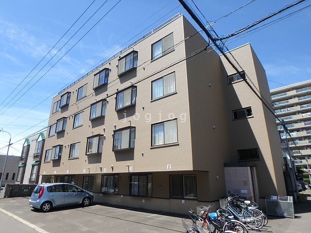 札幌市豊平区美園二条のマンションの建物外観