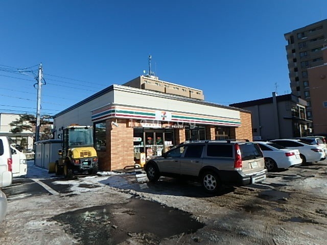 【札幌市豊平区美園二条のマンションのコンビニ】