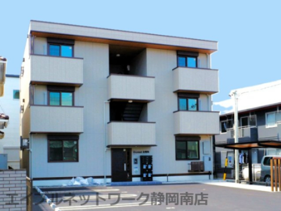 建物外観　外観は落ち着いています