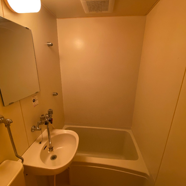 バス・シャワールーム　お風呂です