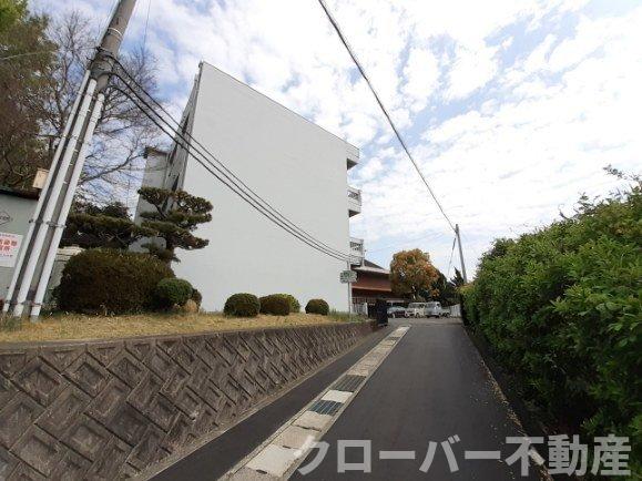 その他　善通寺市立南部小学校まで1900m