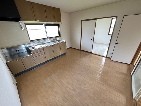 居室・リビング　※別号室のお写真です