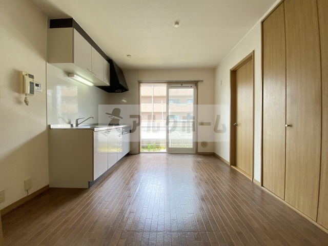 居室・リビング　反転タイプ