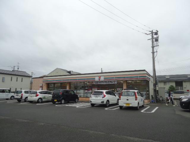コンビニ　セブンイレブン新潟女池西店（コンビニ）まで672m