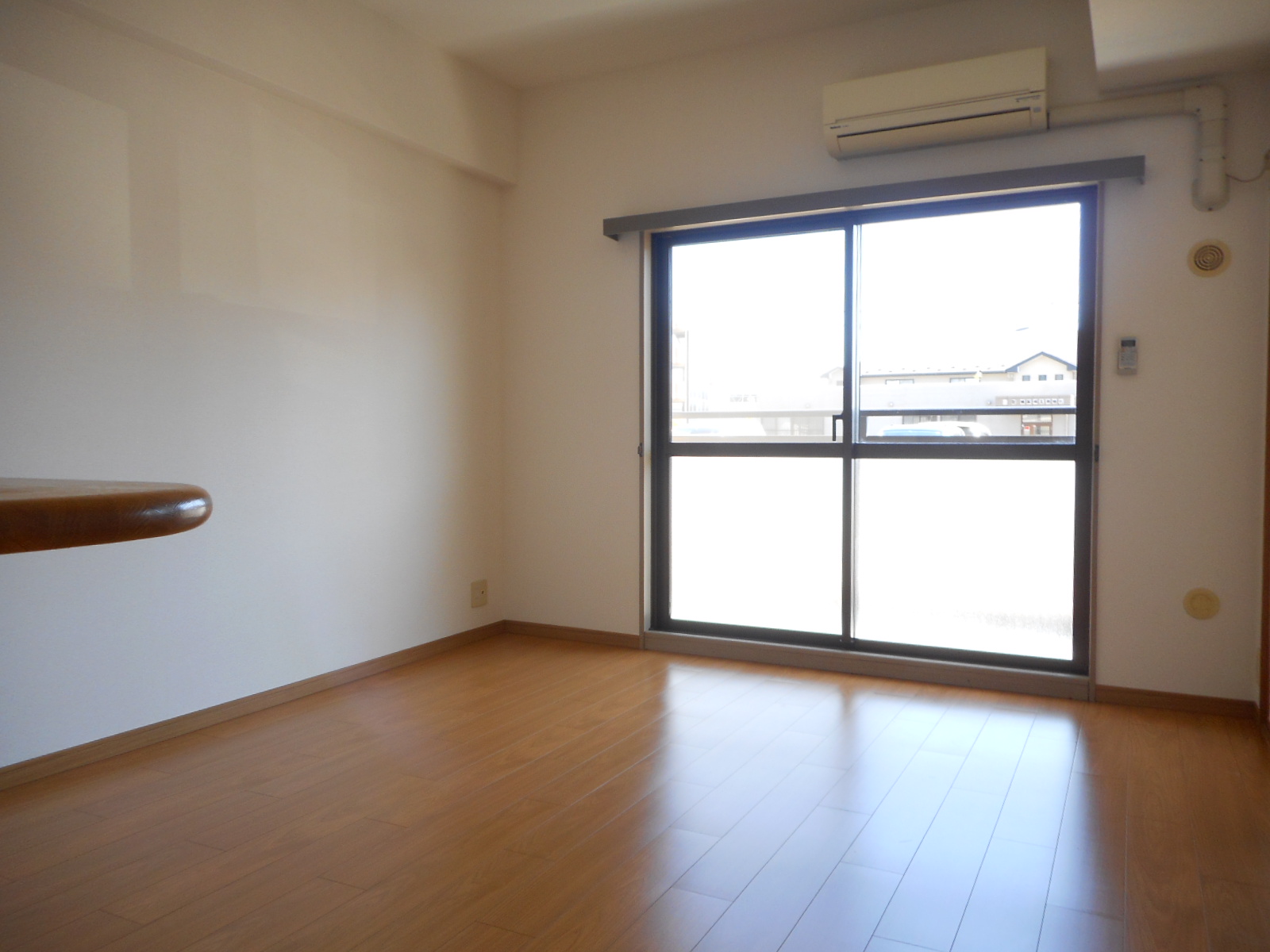 居室・リビング　他号室モデル写真