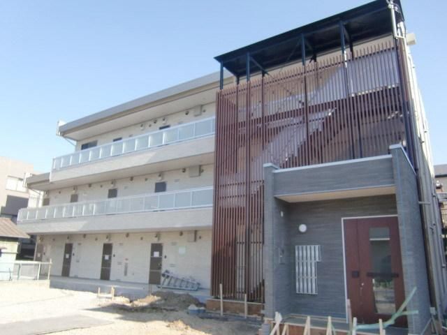 建物外観　全部屋セコムセキュリティ完備。
