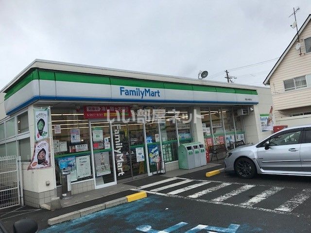 コンビニ　ファミリーマート 和歌山秋葉町店（コンビニ）まで1363m