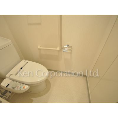 トイレ　同タイプ12階のお部屋を撮影。仕様が異なることがあります。