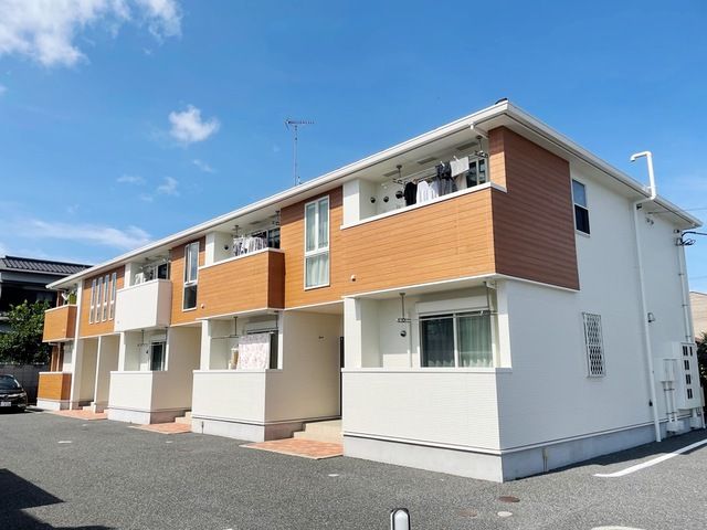 建物外観　2011年完成の綺麗な物件！