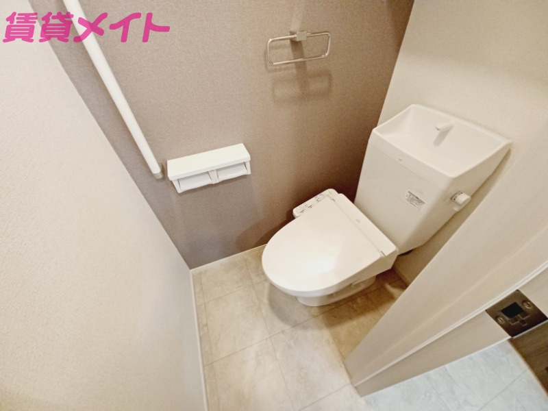 トイレ　同型参考写真