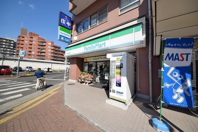 コンビニ　ファミリーマート新狭山駅前店（コンビニ）まで1600m